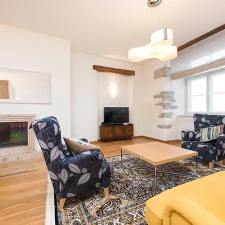 מלון דירות Old Town