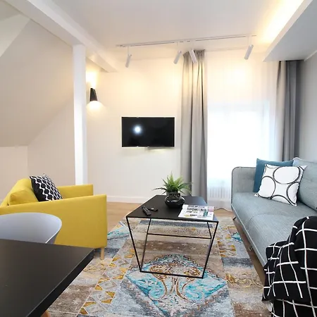 Old Town Apartmanhotel 4*