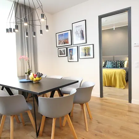 Apartmanhotel Old Town 4*
