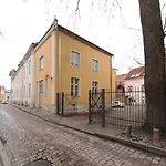 Tallinn City Apartments - Old Town Hotel 4*