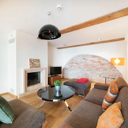 Apartahotel Old Town 4*